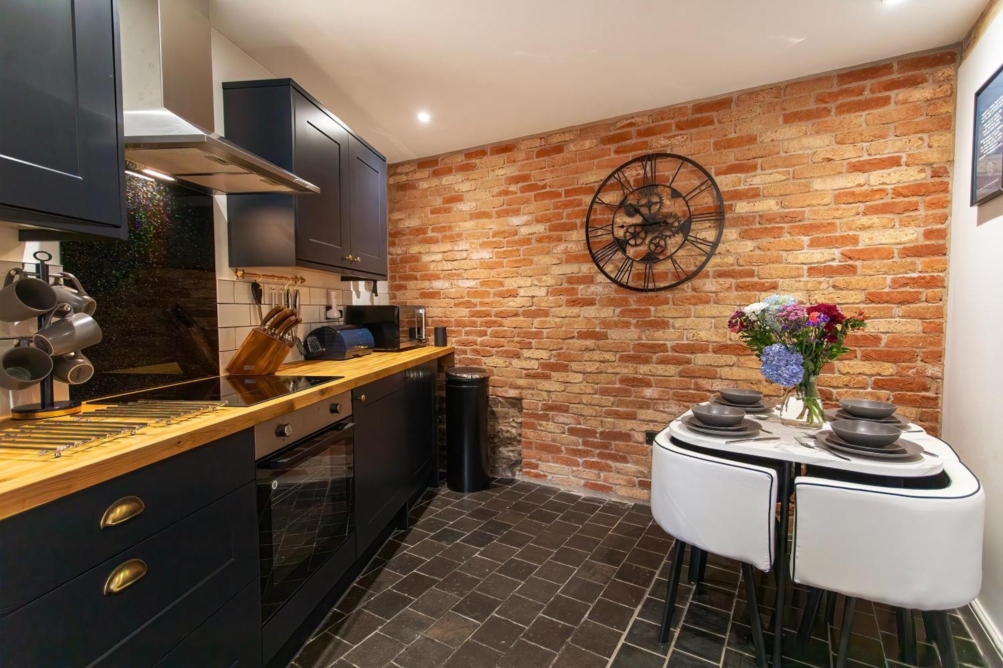 Stunning Ashbourne Town Centre Cottage Near Alton Towers Peak District Derbyshire Bagian luar foto